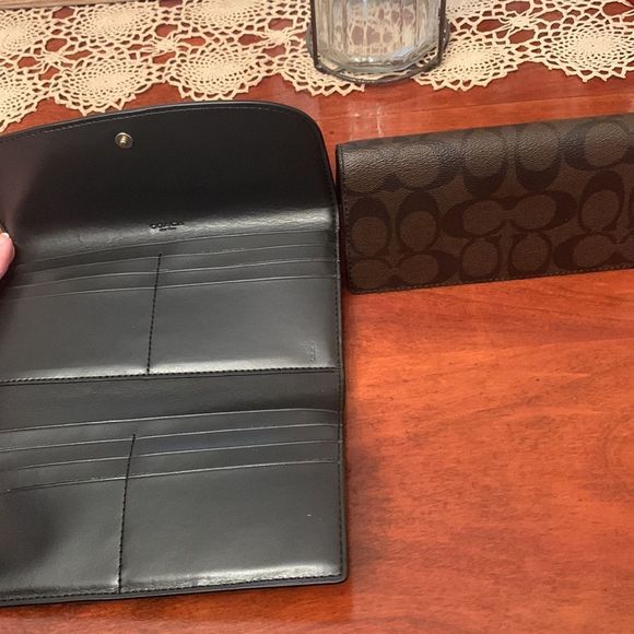 NWT authentic Coach Checkbook Wallet. Brown/black. New in the box. Matching purs - Picture 10 of 16